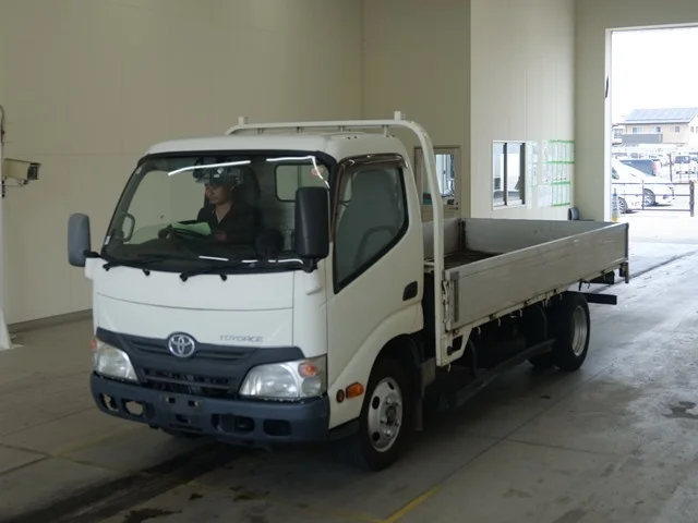 Toyota Dyna  с аукциона в Японии