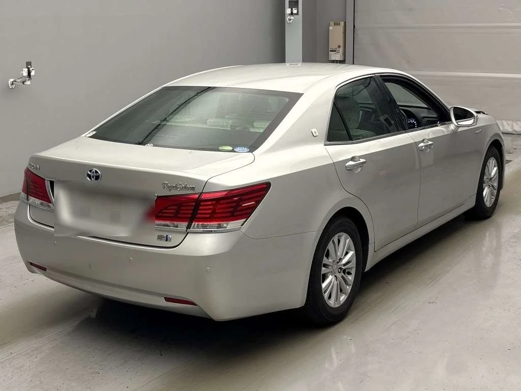 Toyota CROWN HYBRID  с аукциона в Японии