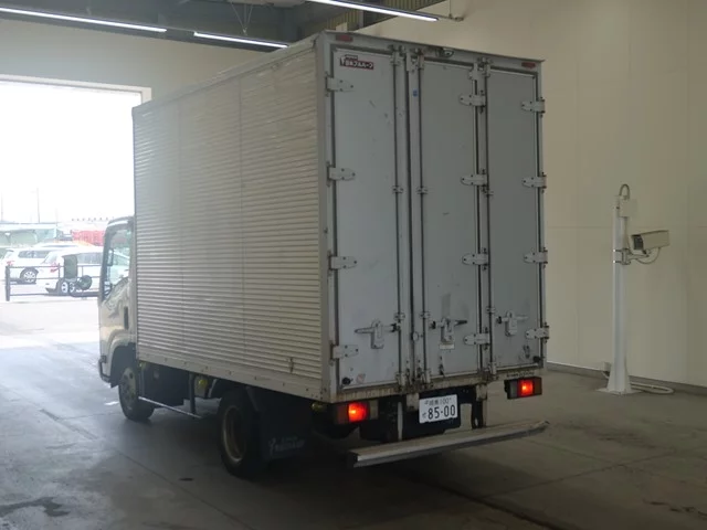 Isuzu Elf  с аукциона в Японии