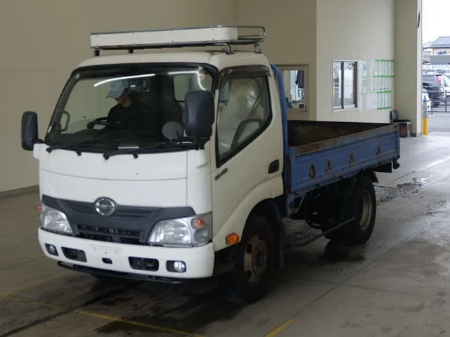 Hino Dutro  с аукциона в Японии