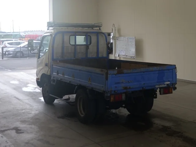 Hino Dutro  с аукциона в Японии