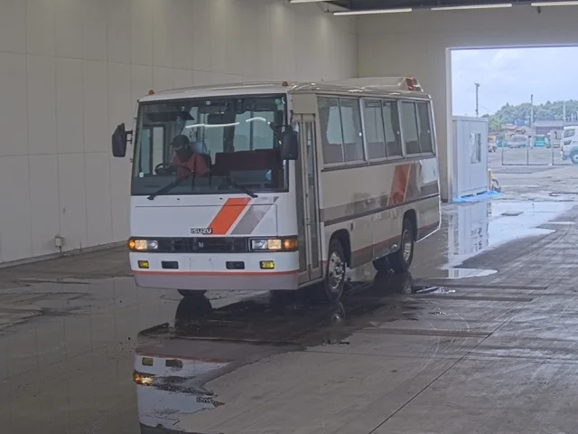 Isuzu Journey  с аукциона в Японии