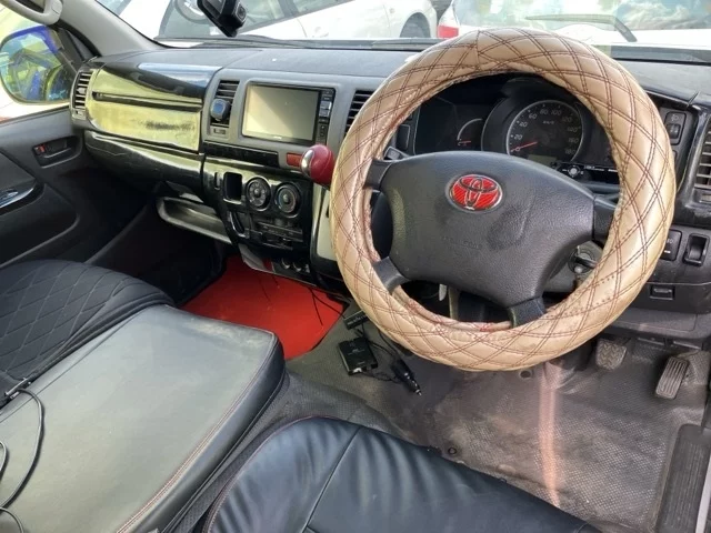 Toyota HiAce Van  с аукциона в Японии