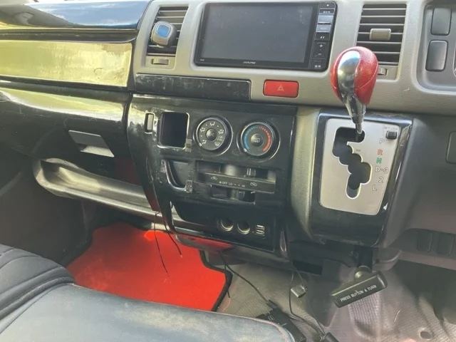 Toyota HiAce Van  с аукциона в Японии