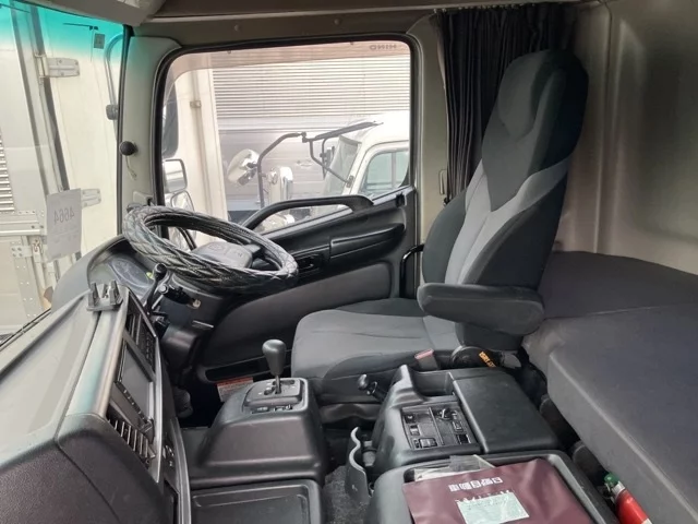 Hino Profia  с аукциона в Японии