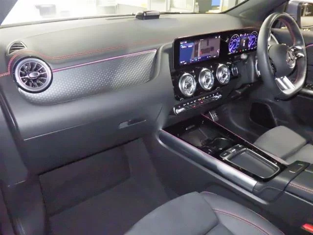 Mercedes-Benz EQA  с аукциона в Японии