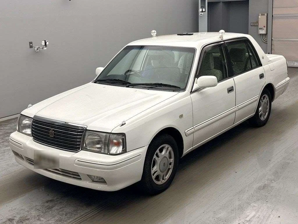 Toyota Crown  с аукциона в Японии