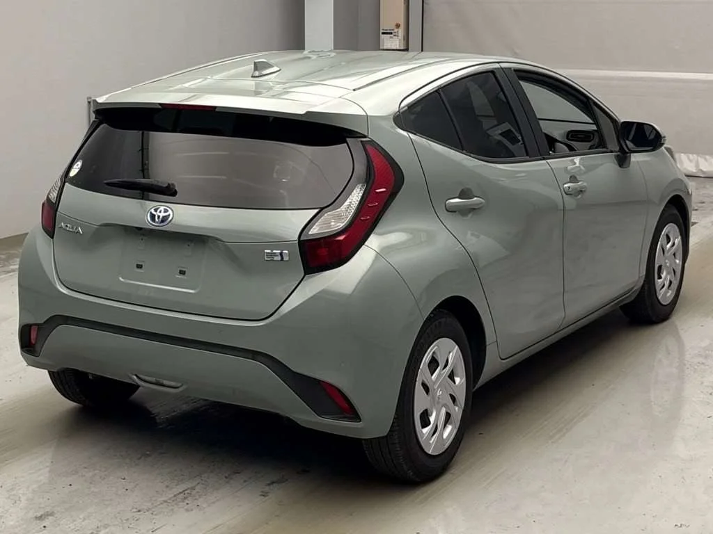 Toyota Aqua  с аукциона в Японии