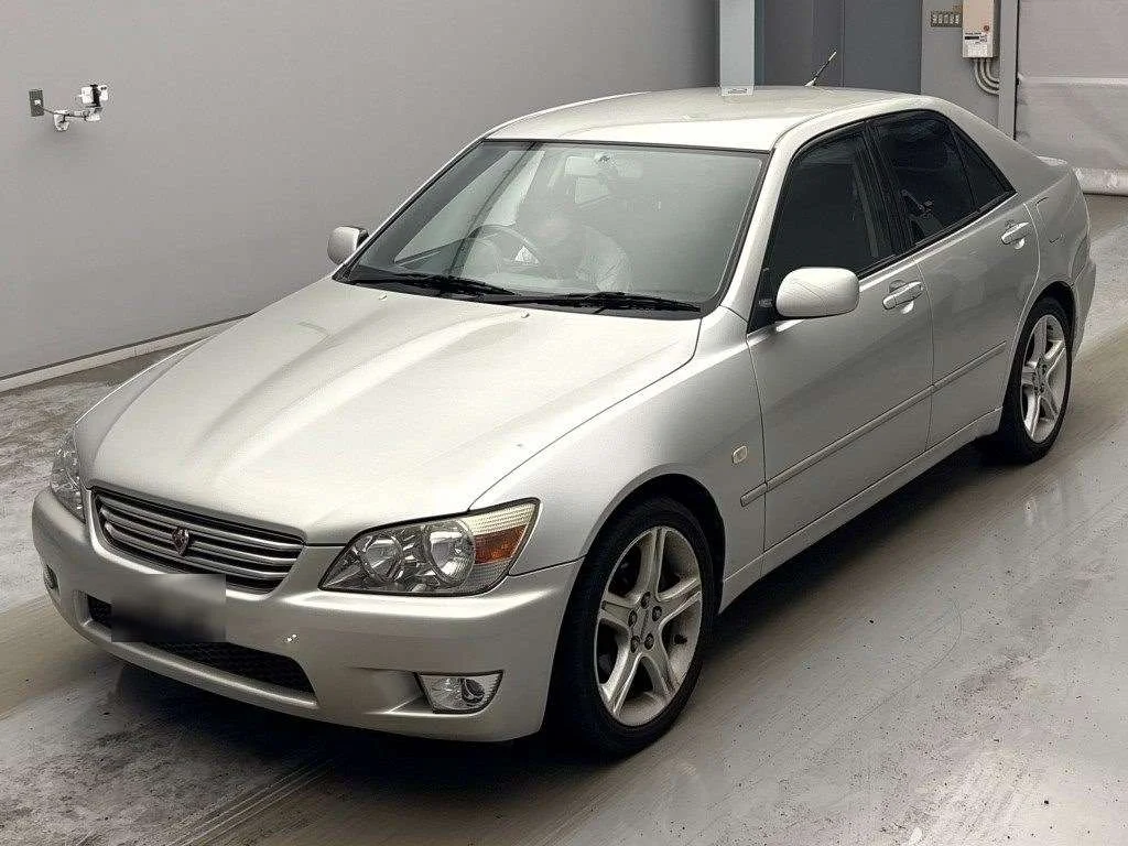 Toyota Altezza  с аукциона в Японии