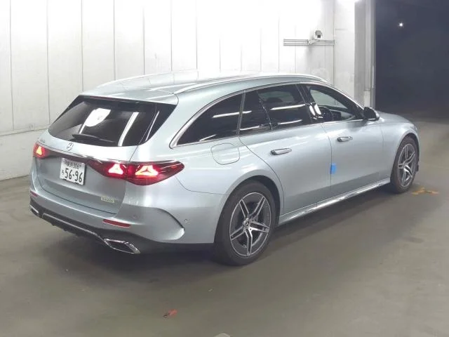 Mercedes-Benz E-Class  с аукциона в Японии