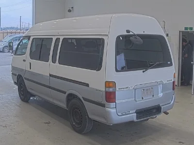 TOYOTA HIACE
