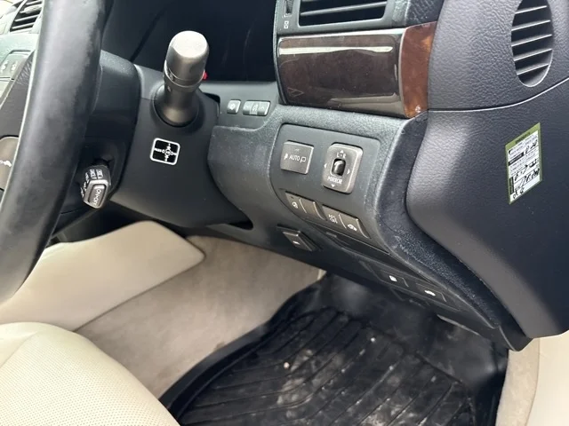 Lexus LS600h  с аукциона в Японии