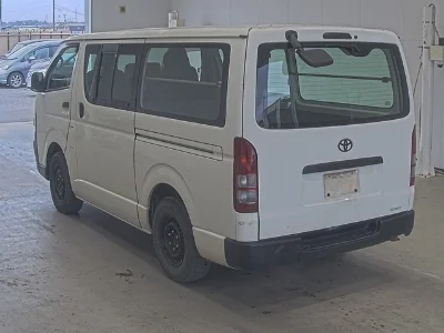 TOYOTA HIACE