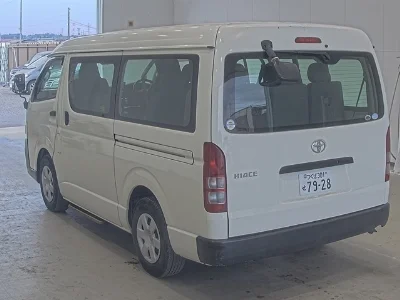 TOYOTA HIACE
