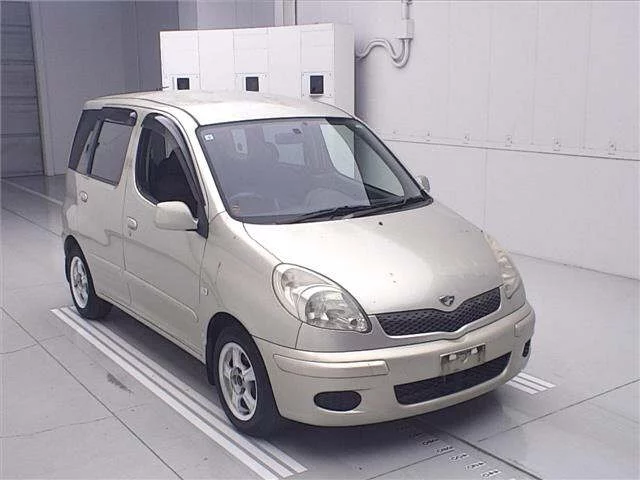 Toyota FUN CARGO  с аукциона в Японии