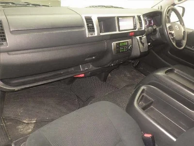 TOYOTA HIACE
