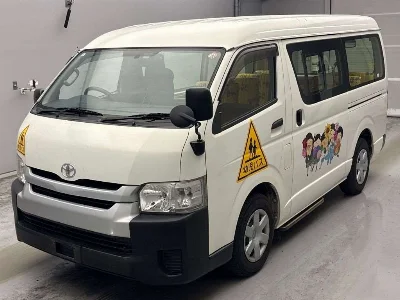 TOYOTA HIACE