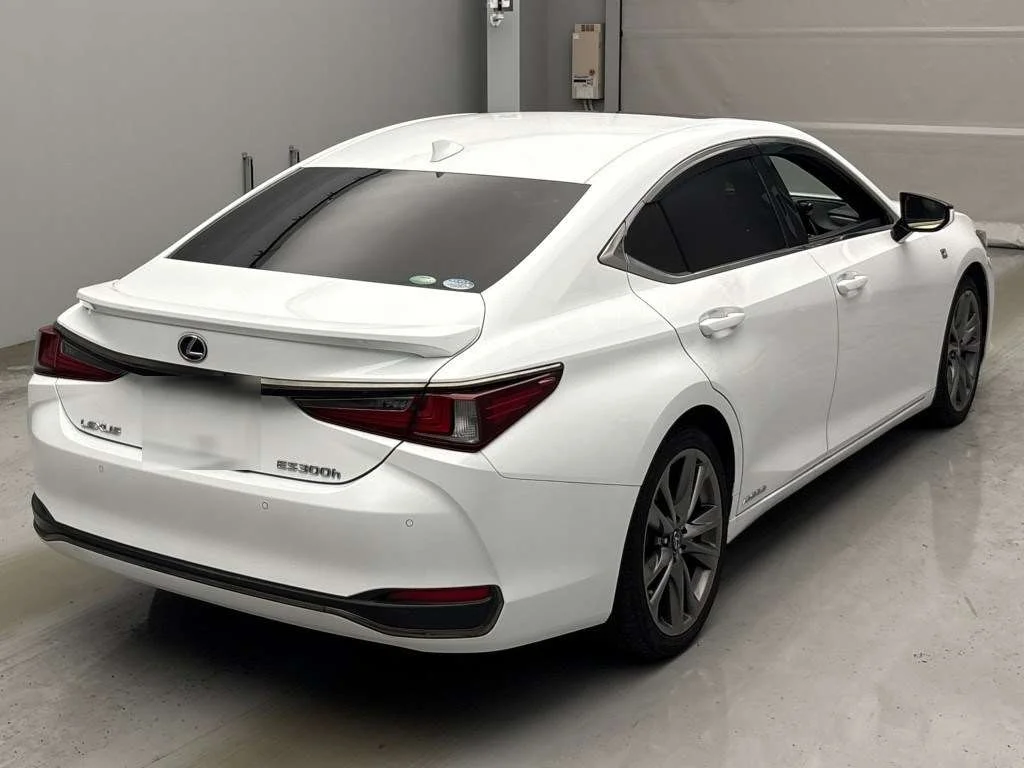 Lexus ES300h  с аукциона в Японии