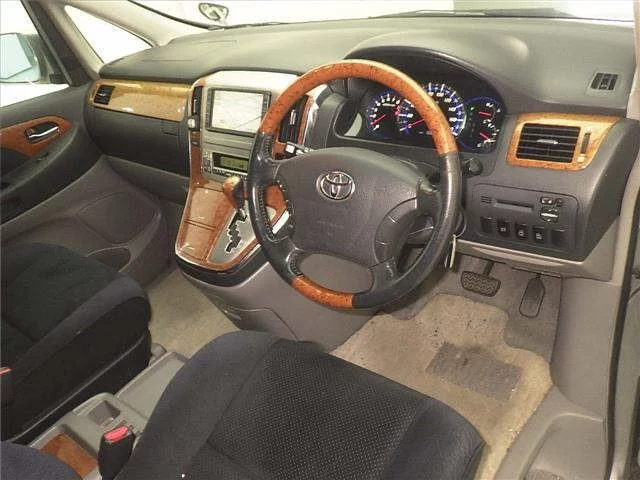 Toyota Alphard  с аукциона в Японии