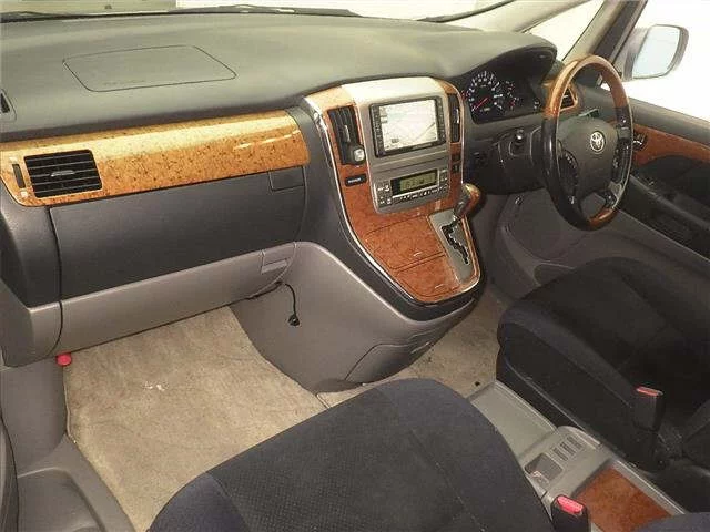 Toyota Alphard  с аукциона в Японии