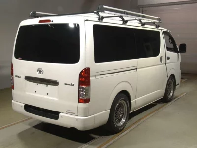 TOYOTA HIACE VAN