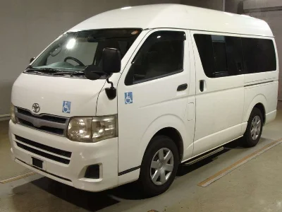TOYOTA REGIUS VAN