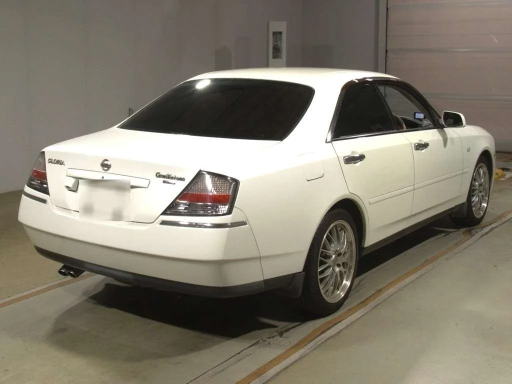 Nissan Gloria  с аукциона в Японии