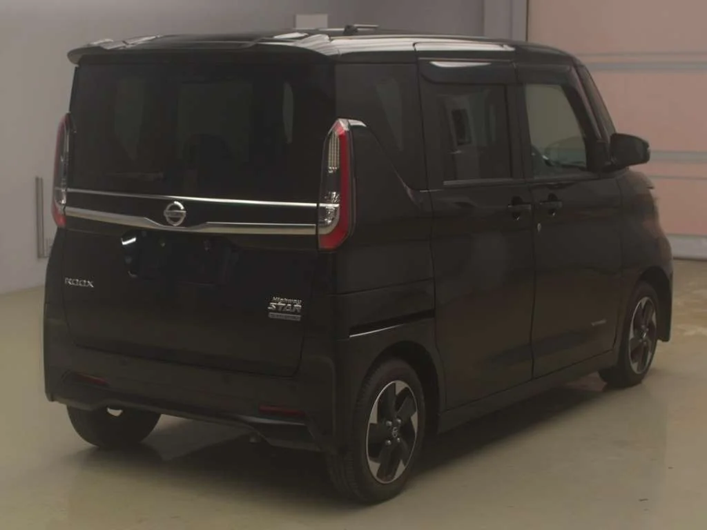 Nissan Roox  с аукциона в Японии