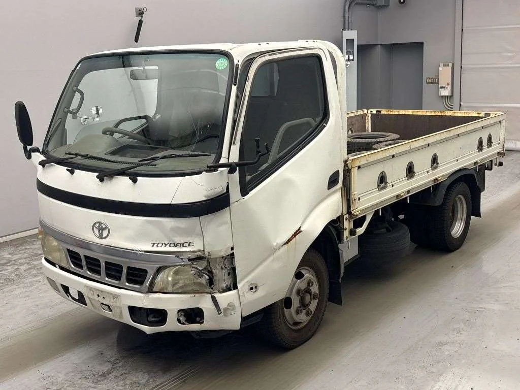 Toyota ToyoAce  с аукциона в Японии
