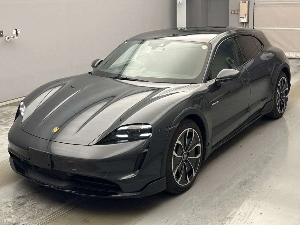 Porsche Taycan  с аукциона в Японии