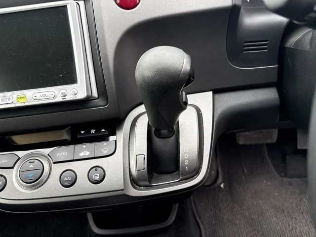 Honda Stream  с аукциона в Японии