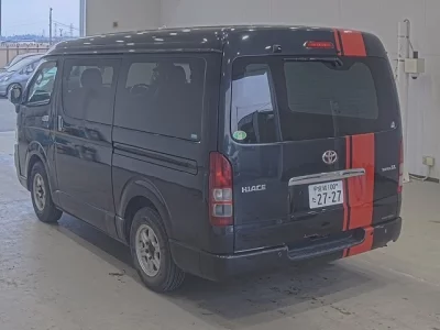 TOYOTA HIACE