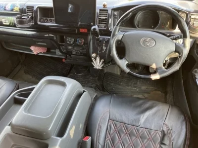 TOYOTA HIACE