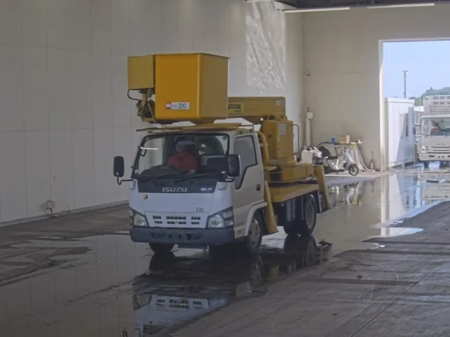 Isuzu Elf  с аукциона в Японии