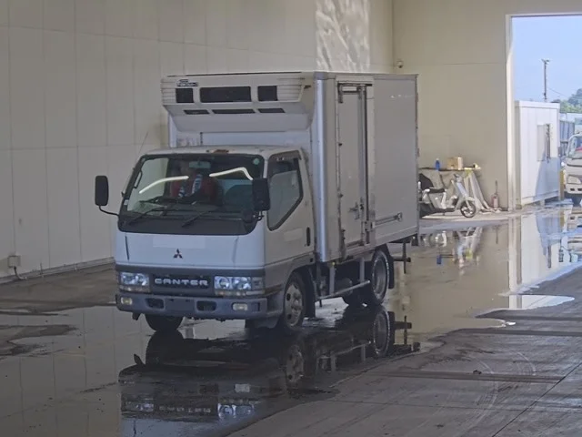 Mitsubishi Fuso Canter  с аукциона в Японии