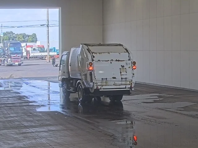 Isuzu Elf  с аукциона в Японии
