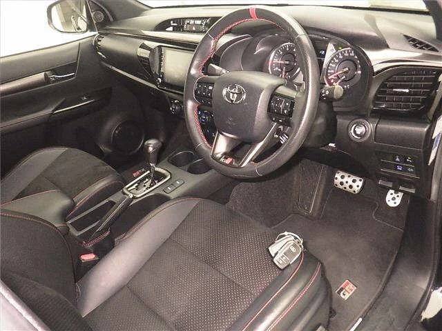 Toyota HILUX PICK UP  с аукциона в Японии