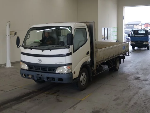 Toyota ToyoAce  с аукциона в Японии