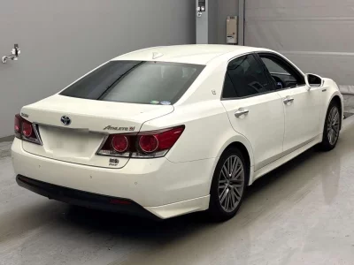 Toyota CROWN HYBRID