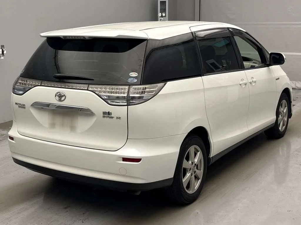 Toyota Estima Hybrid  с аукциона в Японии