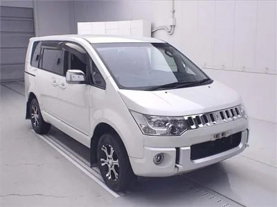 MITSUBISHI DELICA D5
