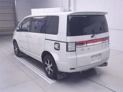 MITSUBISHI DELICA D5