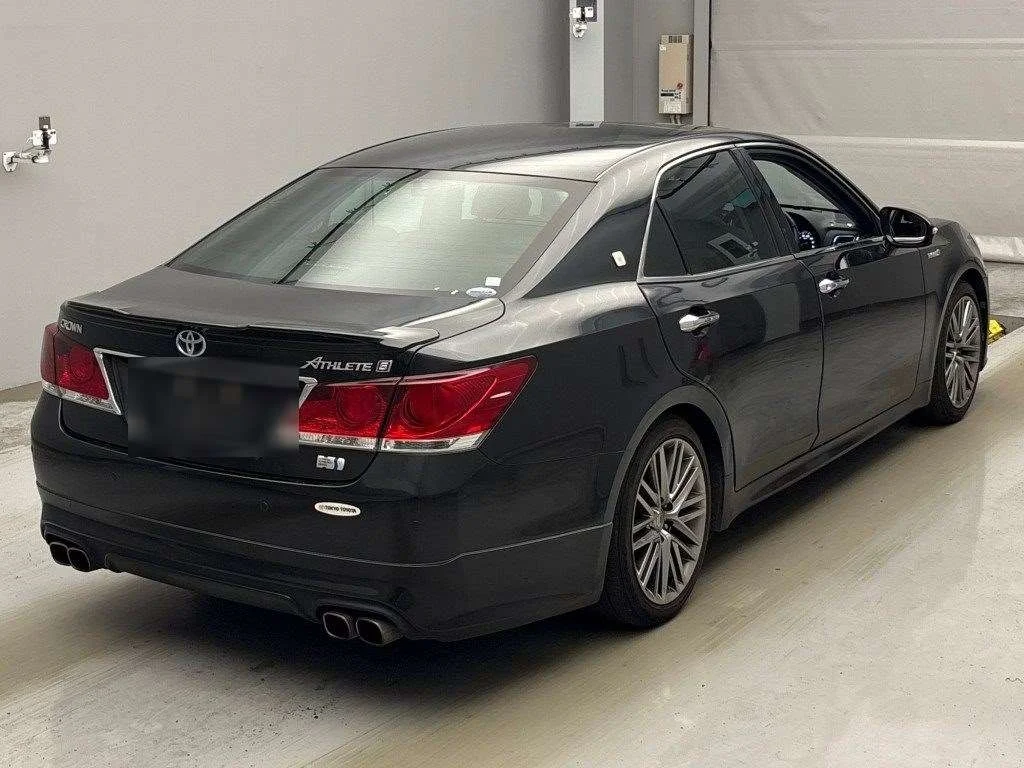 Toyota CROWN HYBRID  с аукциона в Японии