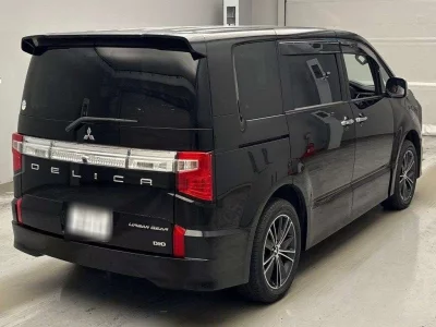 Mitsubishi DELICA D5