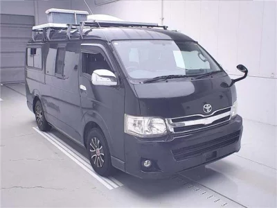 TOYOTA HIACE