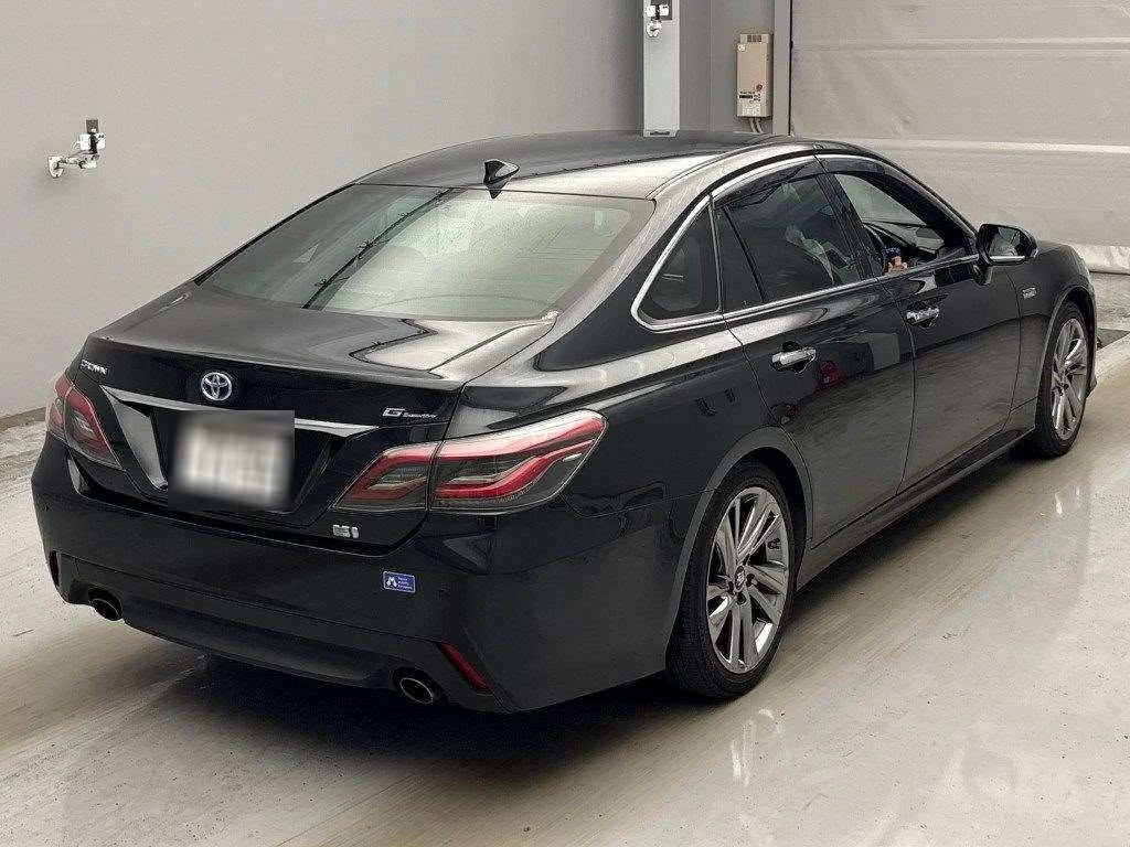 Toyota CROWN HYBRID  с аукциона в Японии