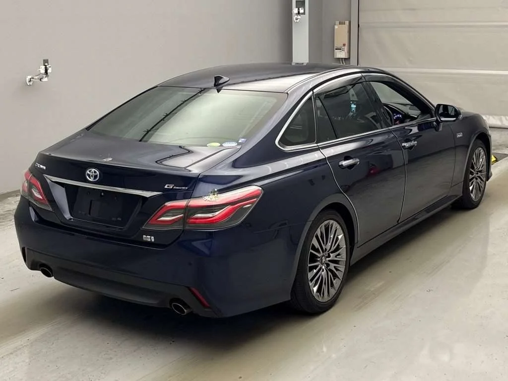 Toyota CROWN HYBRID  с аукциона в Японии