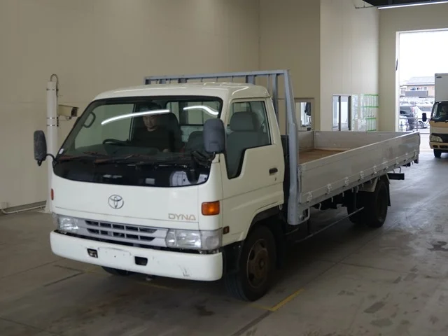 Toyota Dyna  с аукциона в Японии