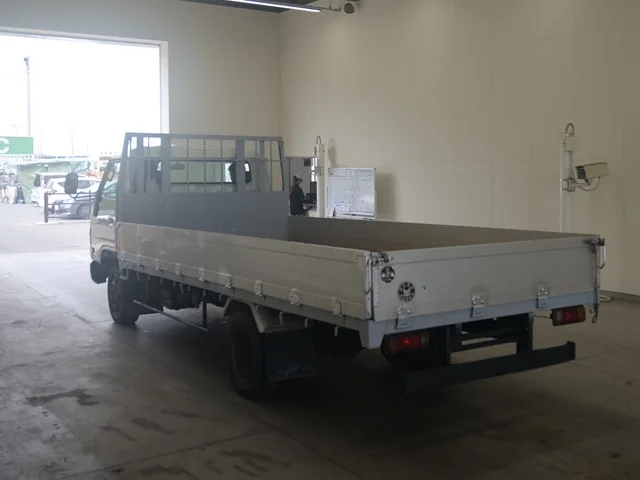 Toyota Dyna  с аукциона в Японии