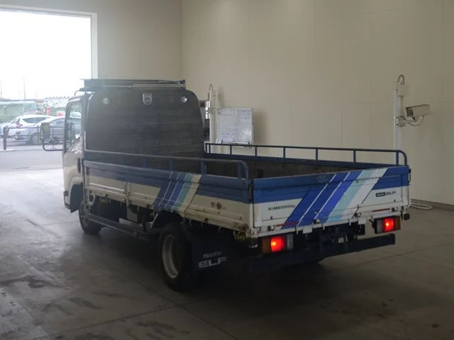 Isuzu Elf  с аукциона в Японии